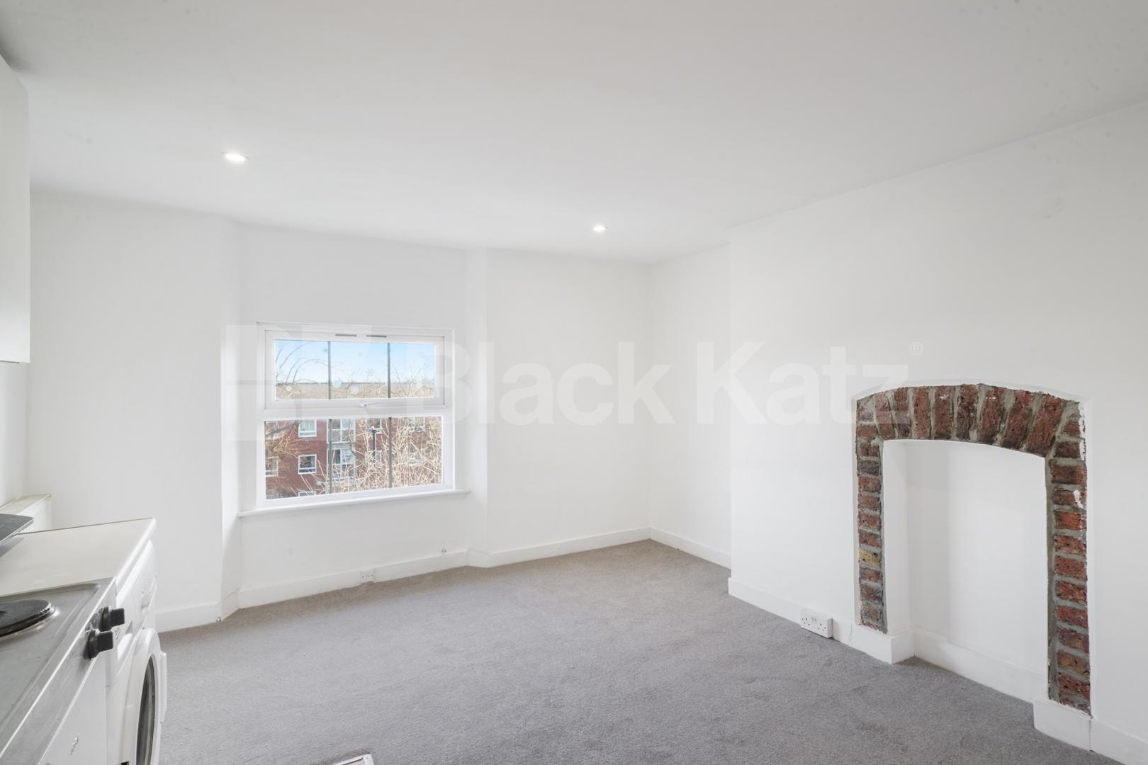 Top floor one bedroom apartment near Brixton Upper Tulse Hill, Brixton